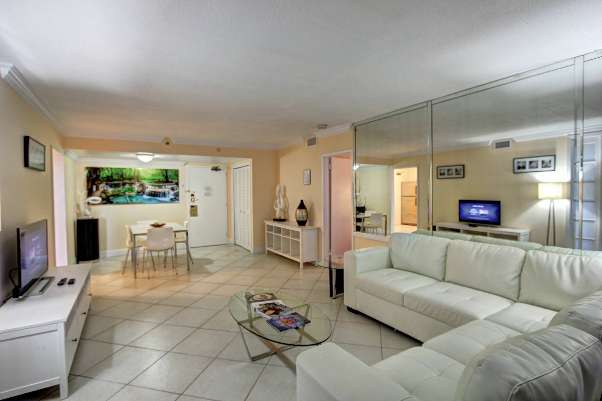Private Apartments By Vacations On Miami Beach Exterior photo