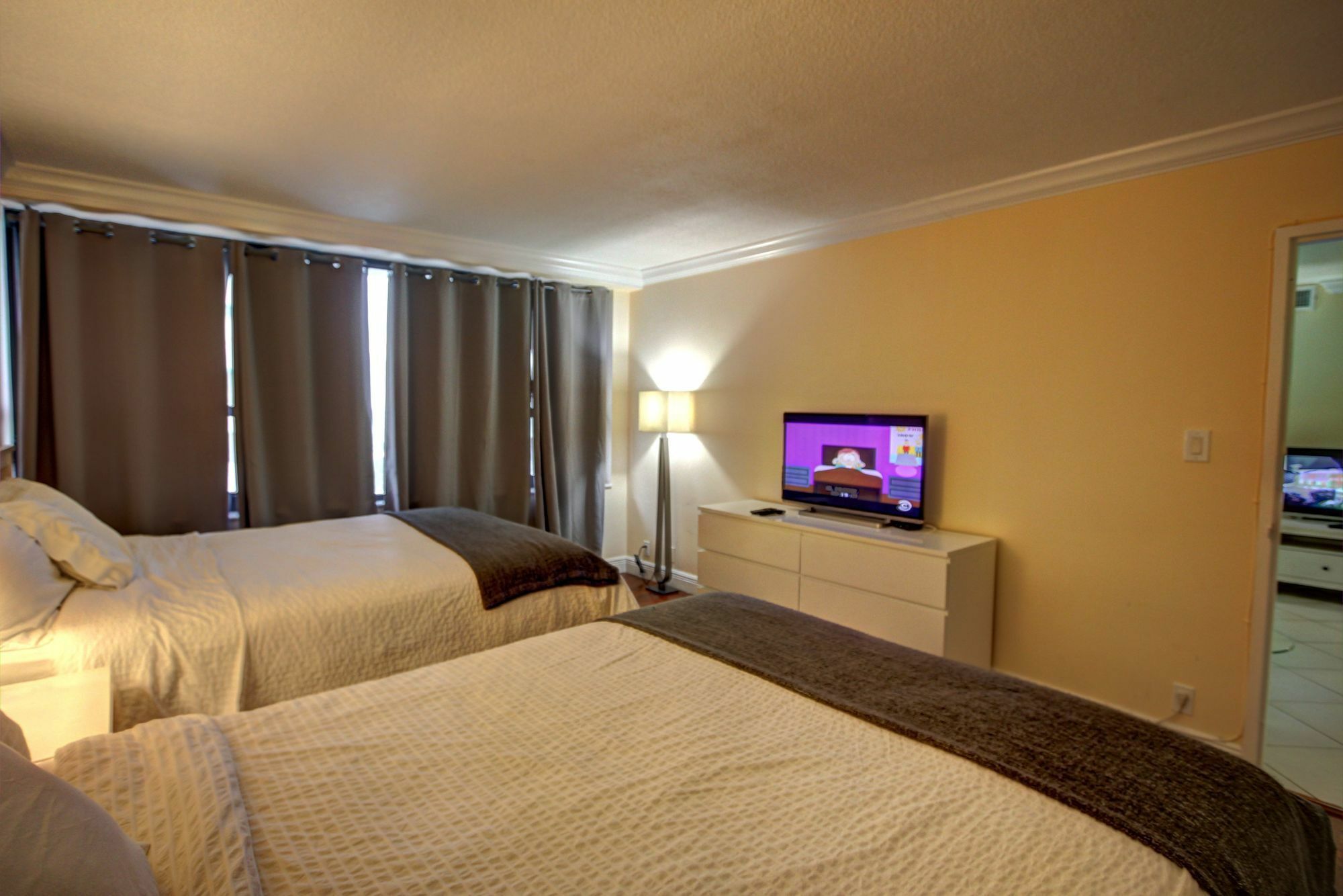 Private Apartments By Vacations On Miami Beach Exterior photo