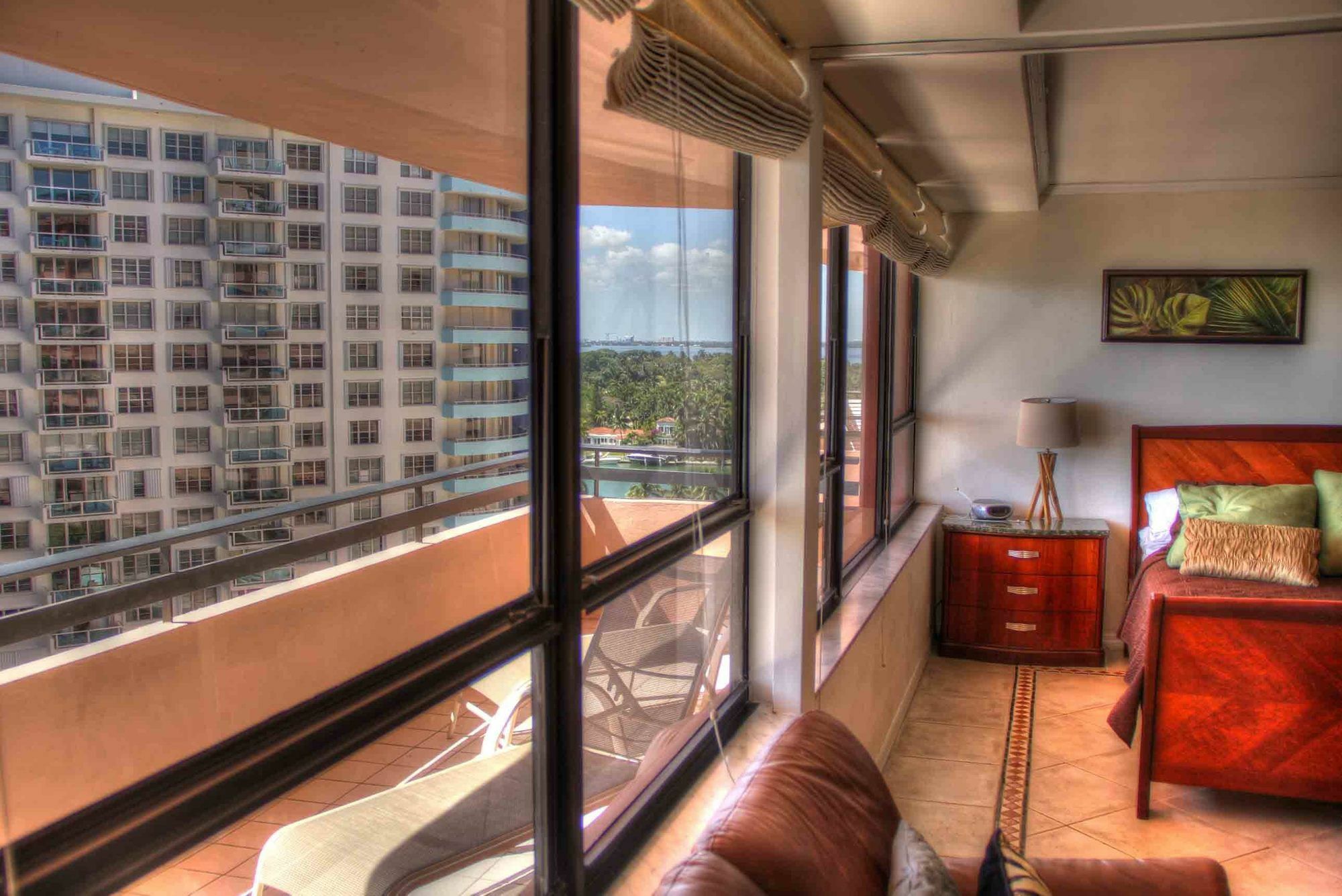 Private Apartments By Vacations On Miami Beach Exterior photo