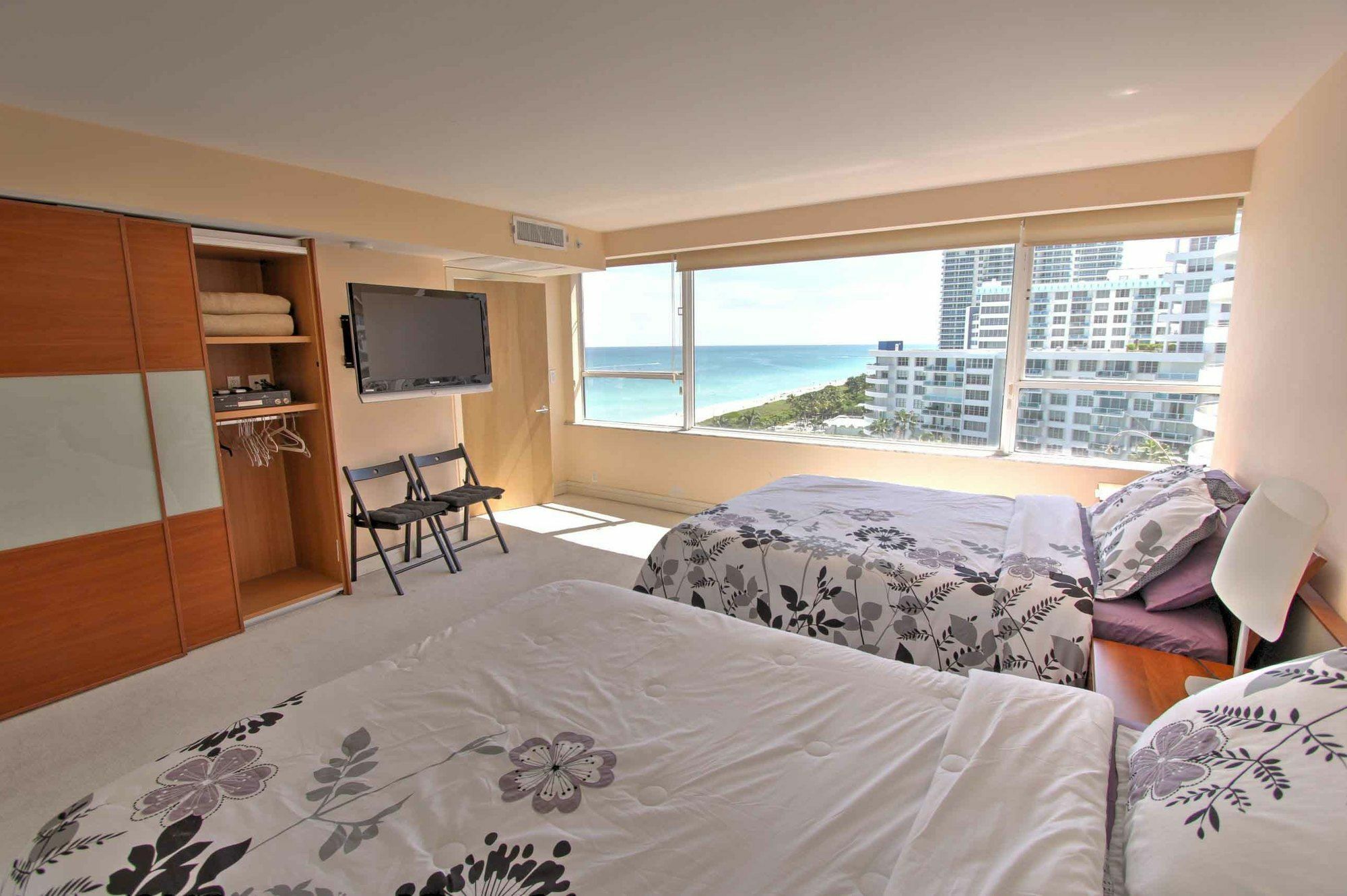 Private Apartments By Vacations On Miami Beach Exterior photo