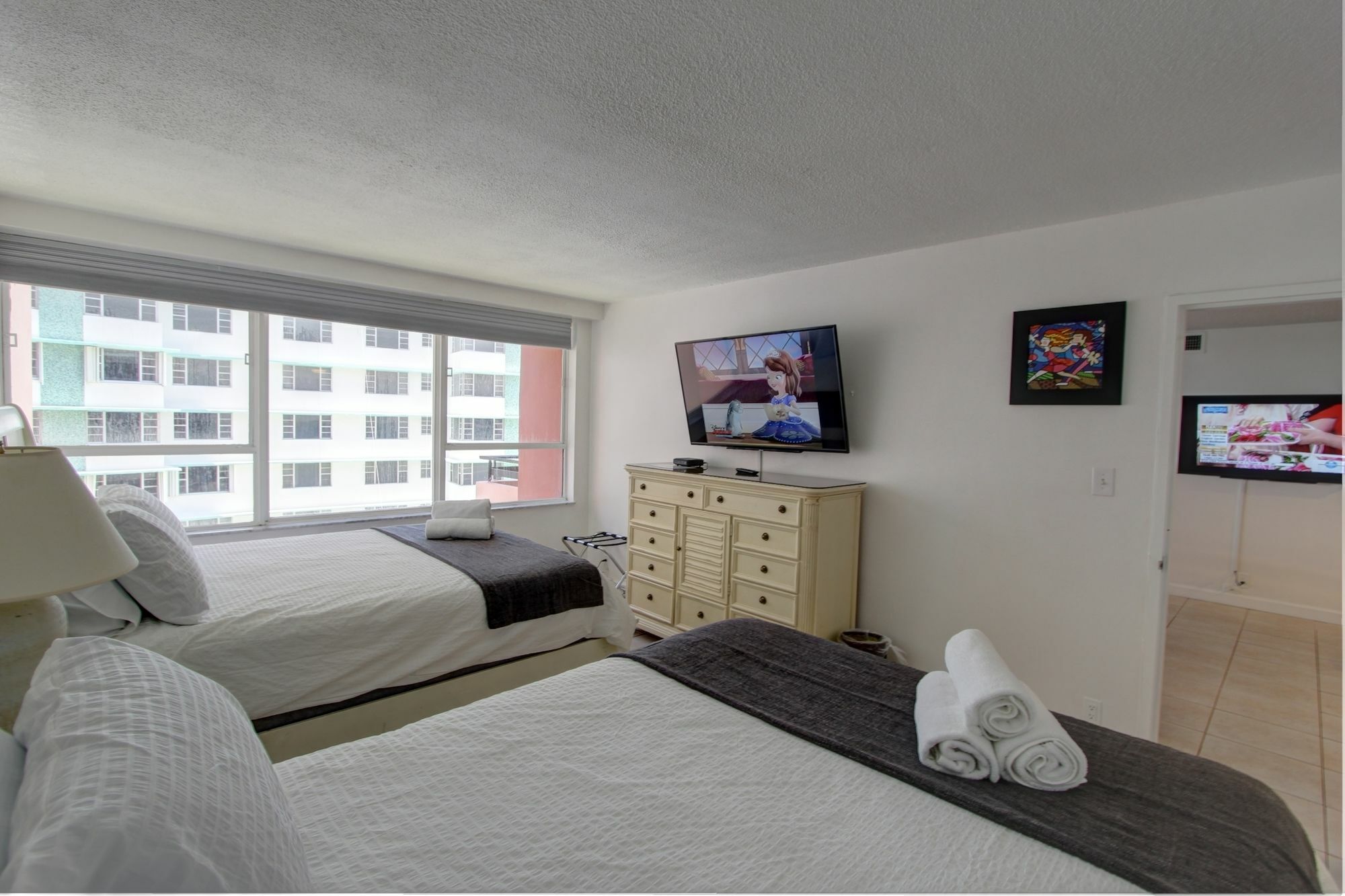 Private Apartments By Vacations On Miami Beach Exterior photo