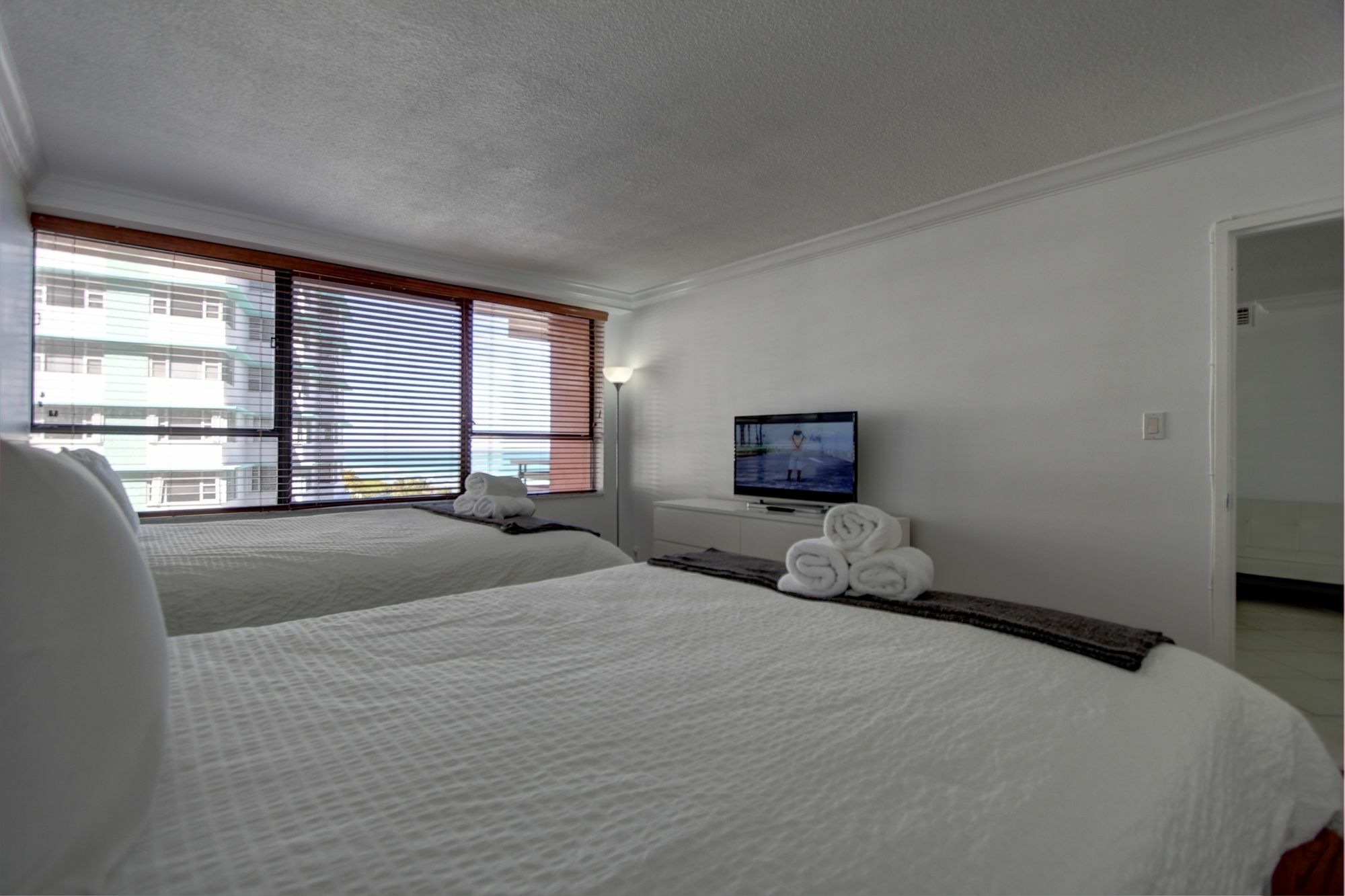 Private Apartments By Vacations On Miami Beach Exterior photo