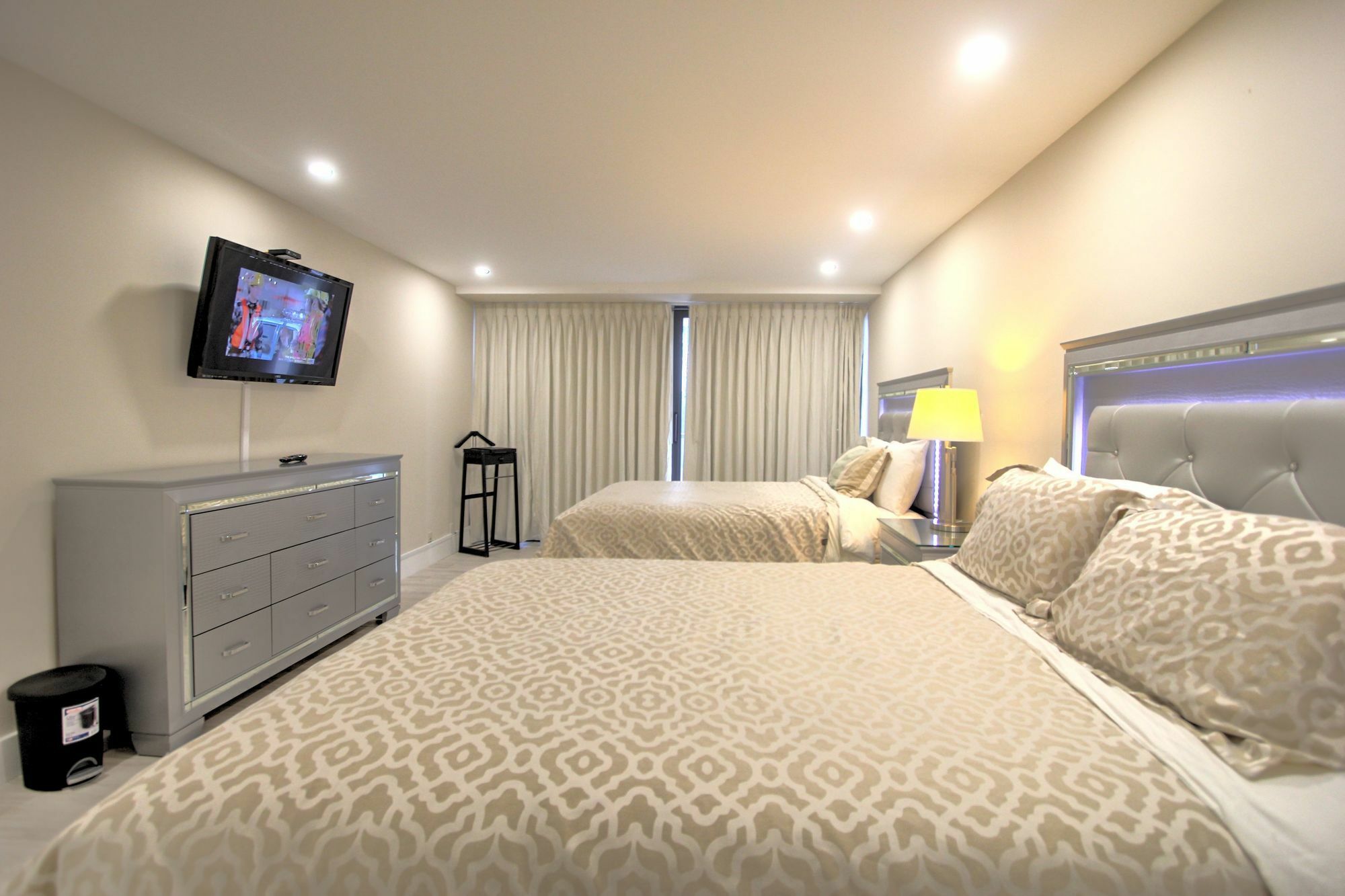 Private Apartments By Vacations On Miami Beach Exterior photo