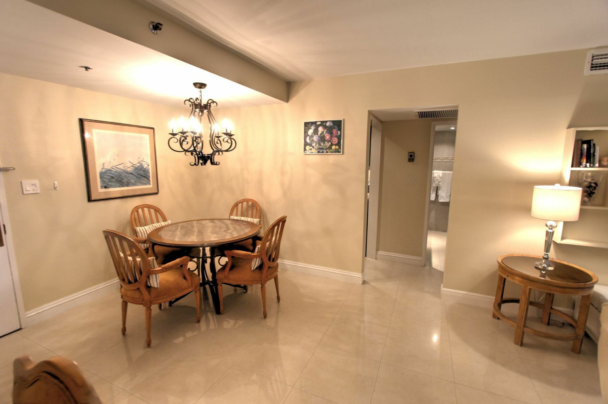 Private Apartments By Vacations On Miami Beach Exterior photo