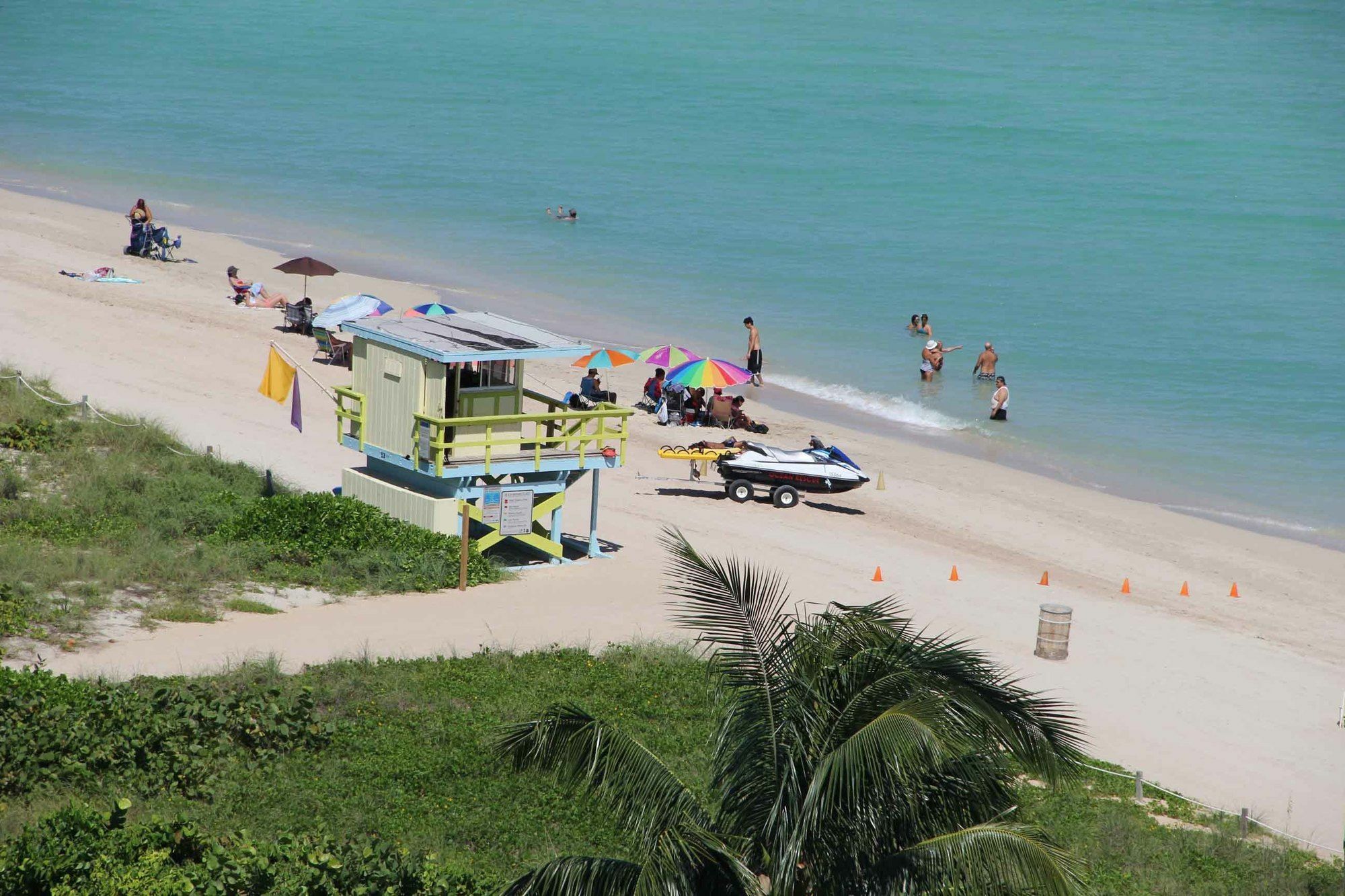 Private Apartments By Vacations On Miami Beach Exterior photo