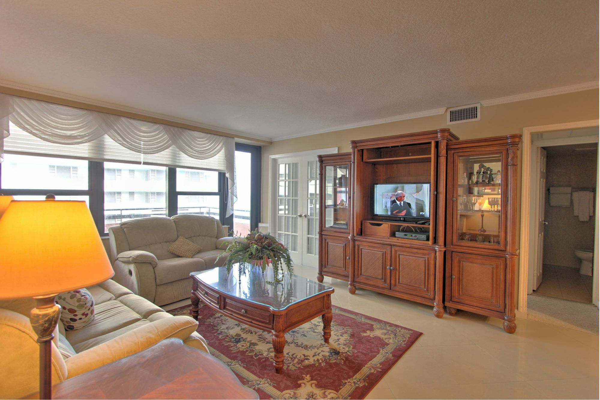 Private Apartments By Vacations On Miami Beach Exterior photo